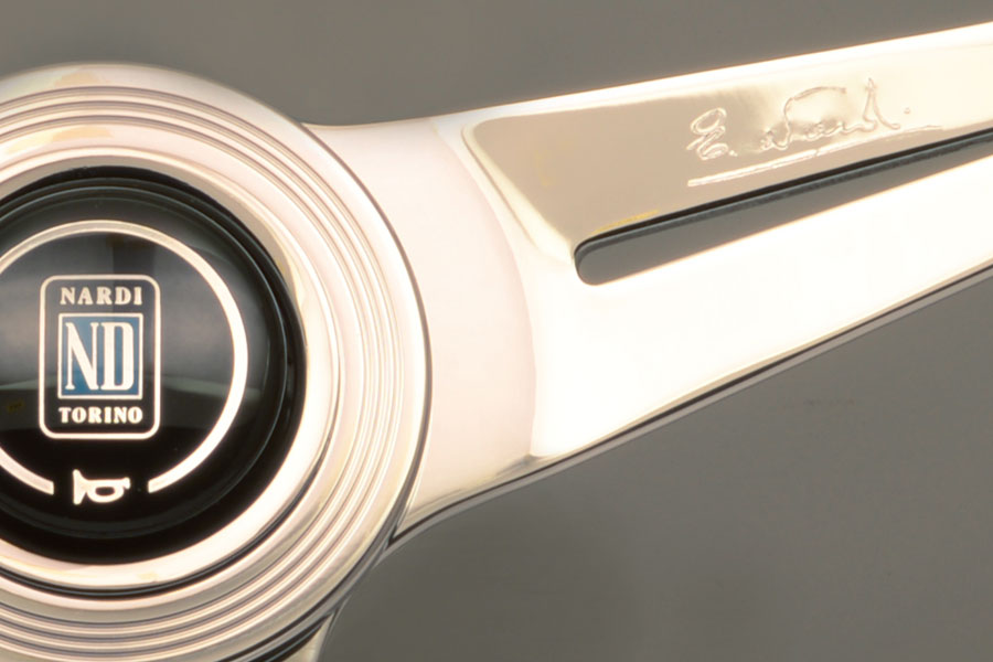 Evasive Motorsports: Nardi Classic - 390mm (Wood Finish w/ Glossy
