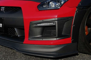 Chargespeed Gloss CF Front Bumper Duct with LED - Nissan GT-R R35 07-11