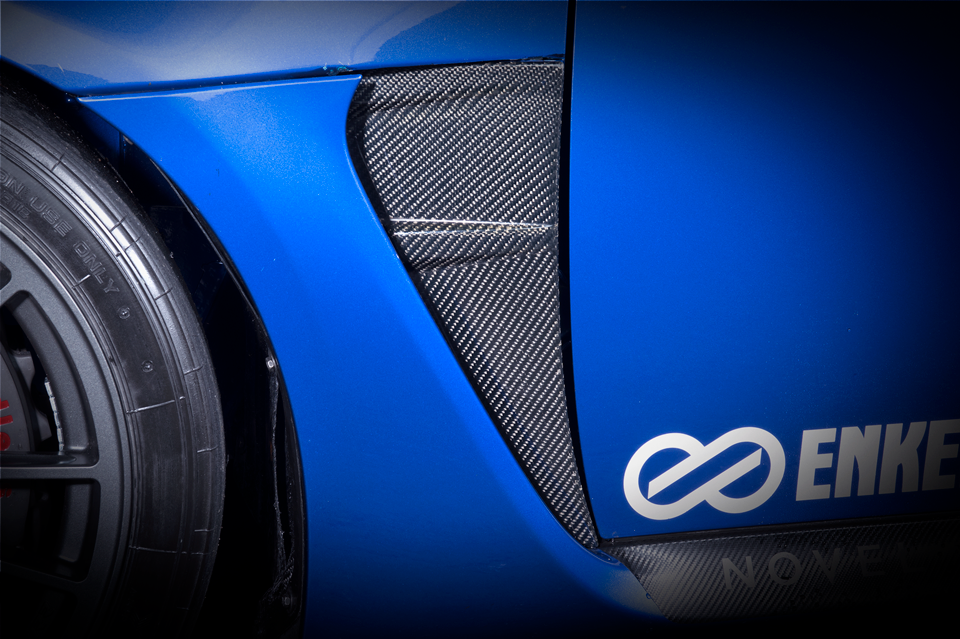 Evasive Motorsports: Novel Racing Carbon Fender Duct Panel