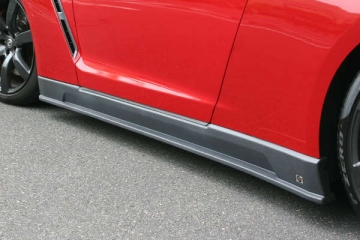 Chargespeed BottomLine Side Skirt Gloss CF - Nissan GT-R R35 07-18